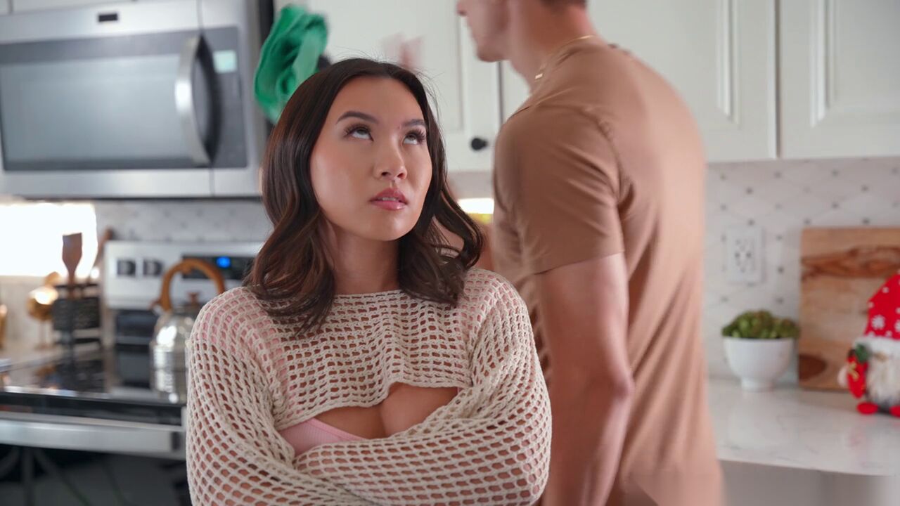 Christmas Elves Get Hardcore MMFF